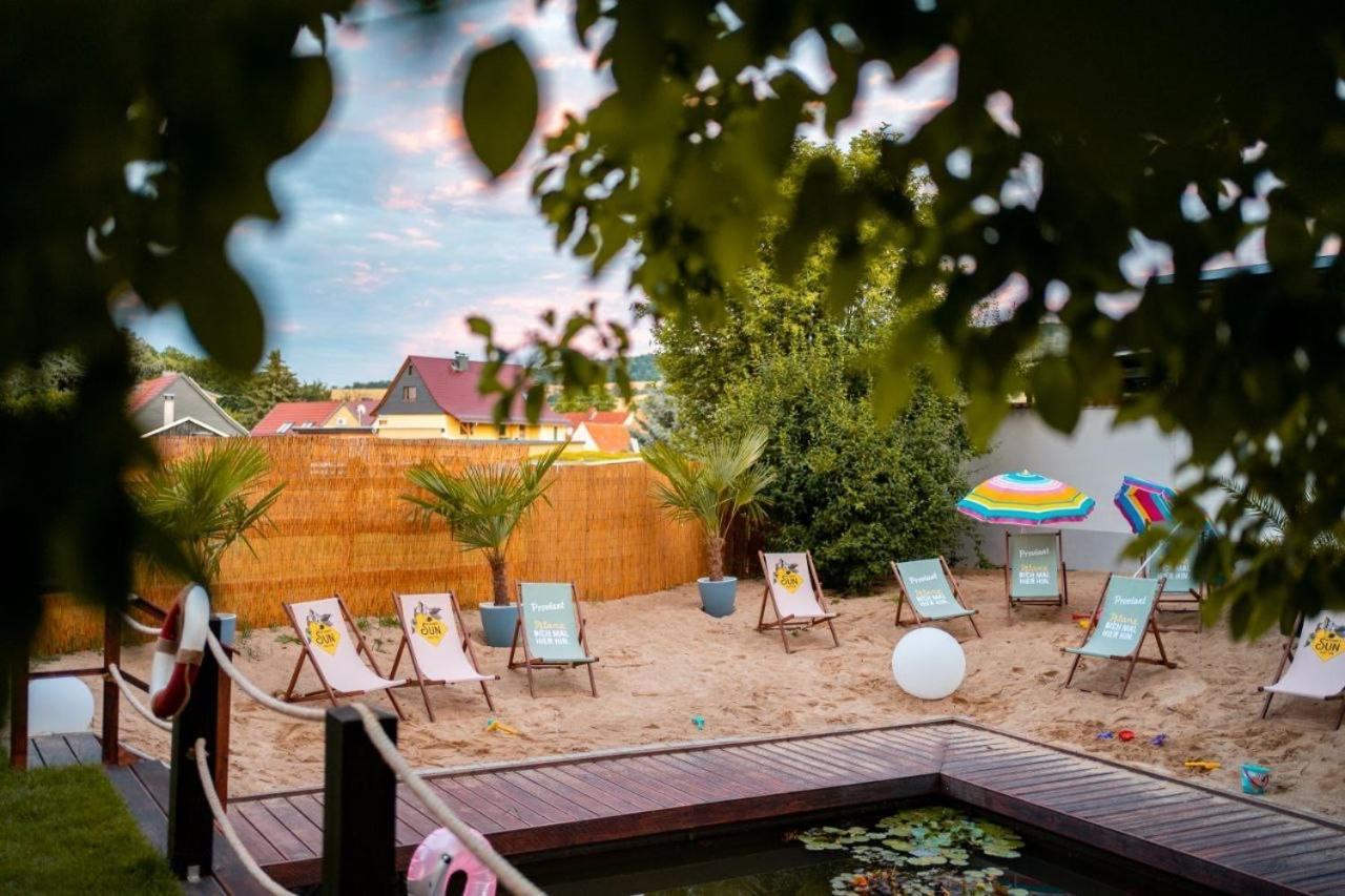 Hotel Zur Kaiserpfalz Wohlmirstedt Bagian luar foto